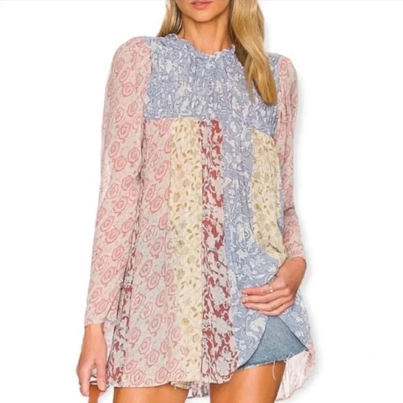 NWT Free People Merrie Mix Floral Print Smocked Chiffon Tunic Blouse XS lilac - Picture 1 of 16